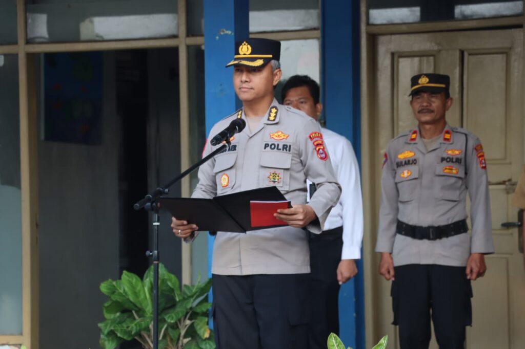 Wakapolresta Tangerang Jadi Pembina Upacara di SMPN 2 Tigaraksa, Ingatkan Pelajar Jauhi Narkoba hingga Bullying 2324303 1024x682