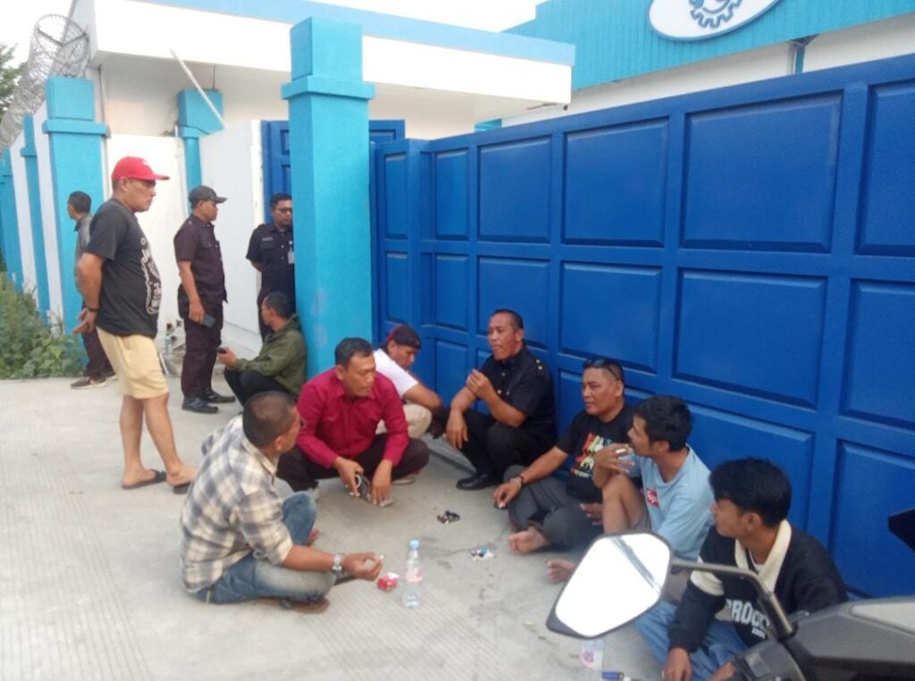 Aksi Protes Warga Talagasari Soal Rekrutmen Security Berakhir Damai Berkat Pendekatan Humanis Polsek Cikupa 2384709 1024x762