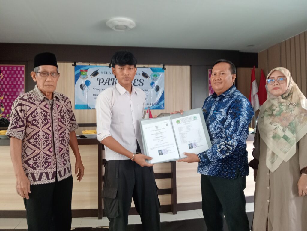 Pemdes Cikupa Sukses Gelar Penyerahan Ijazah Paket C Program PAKADES oplus 0