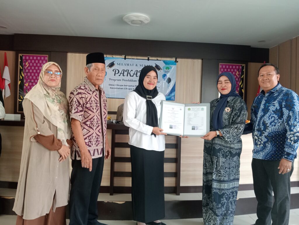 Pemdes Cikupa Sukses Gelar Penyerahan Ijazah Paket C Program PAKADES oplus 0
