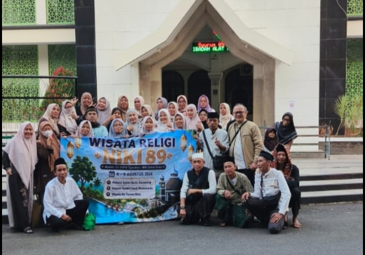 Pererat Silaturahmi Niki 89 SMPN 1 Tigaraksa Gelar Wisata Religi ke-Purwakarta 2545655
