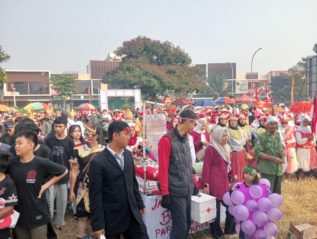 Pemdes Cikupa Gelar Karnaval Meriah, Tutup Rangkaian HUT RI ke-81 dengan Semarak Kebersamaan oplus 0