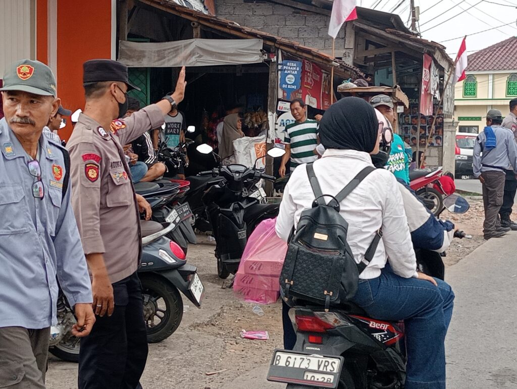 Semarak Puncak HUT RI ke-81: Karnaval Seni Budaya dan Jalan Sehat Desa Bojong Ditutup Spektakuler dengan Pengamanan Ketat Polsek Cikupa oplus 0