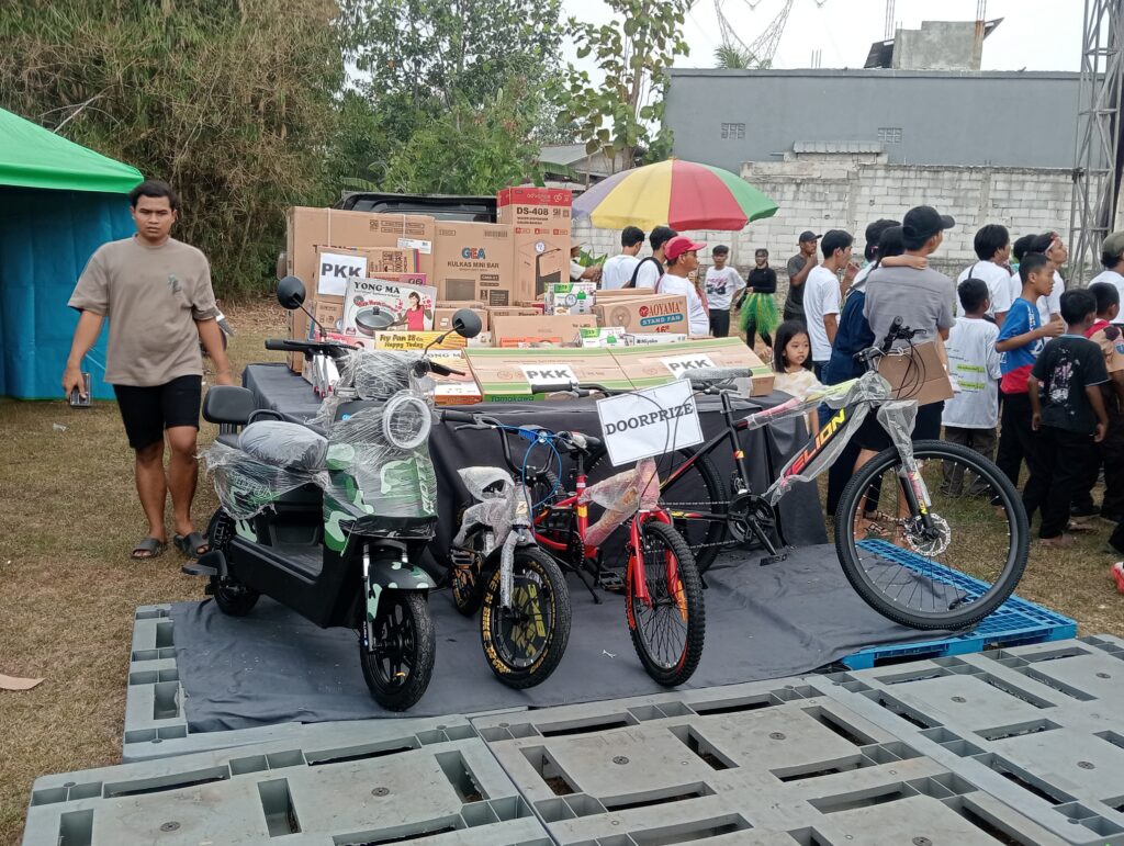Semarak Puncak HUT RI ke-81: Karnaval Seni Budaya dan Jalan Sehat Desa Bojong Ditutup Spektakuler dengan Pengamanan Ketat Polsek Cikupa oplus 0