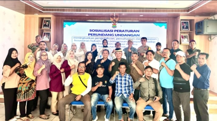 Tingkatkan Sadar Hukum, Kelurahan Sukamulya Gelar Sosialisasi Perundang-undangan Terbaru posbakum poto