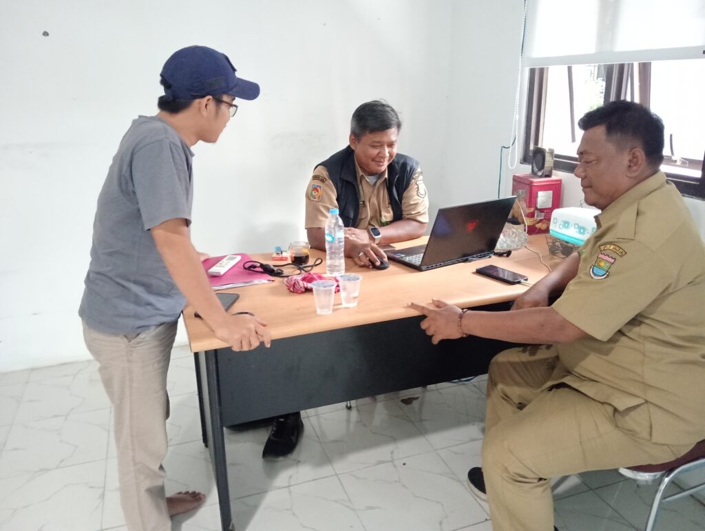 Kelurahan Bunder Salurkan Bantuan Pangan Kepada 582 Keluarga Penerima Manfaat oplus 0