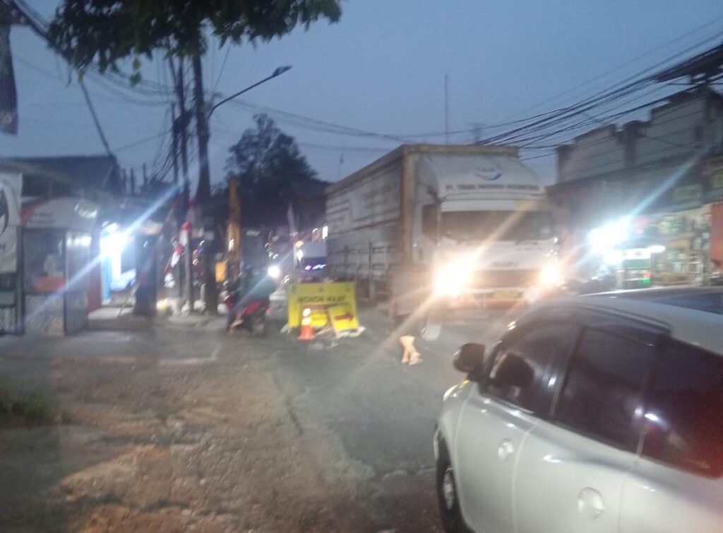 Pengamat Sosial Soroti Proyek Gorong-Gorong Cikupa: Kemacetan Parah Lumpuhkan Jalan Utama Talagasari 2942006