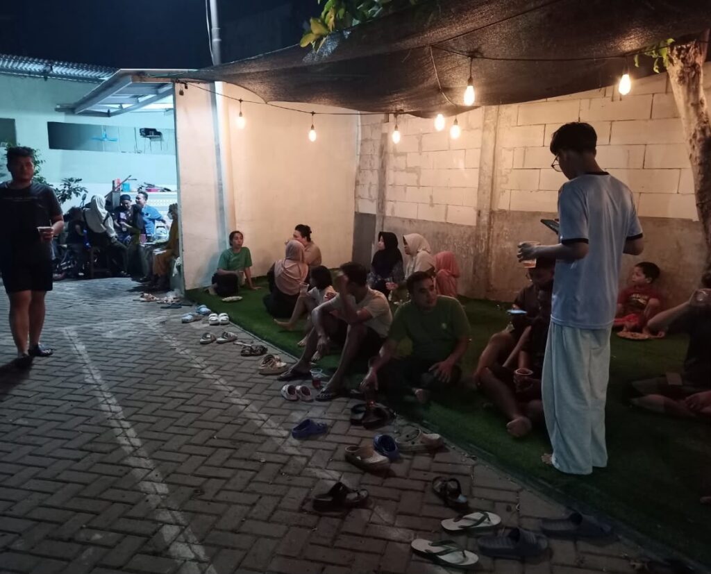 Warga RT 04 RW 21 Cluster Royal Karawaci Gelar Makan Bersama, Pererat Silaturahmi di Momen Kemerdekaan 3096537