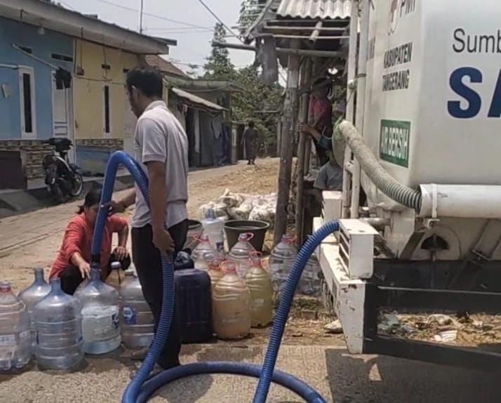 Deden Umardani Minta PMI Gerak Cepat Salurkan Air Bersih ke Kampung Mindi 3121102