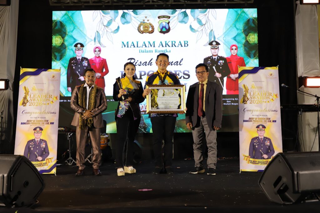 AKBP Dr. Erik Raih Penghargaan Nasional dari Puskat Nus di malam Pisah Kenal Kapolres Magetan 3363868