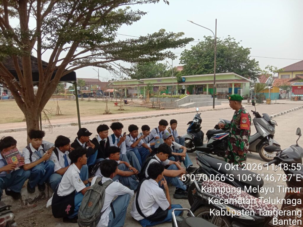Tawuran Pelajar Tangerang Dicegah, Babinsa Perketat Alun-Alun Teluknaga 3469381